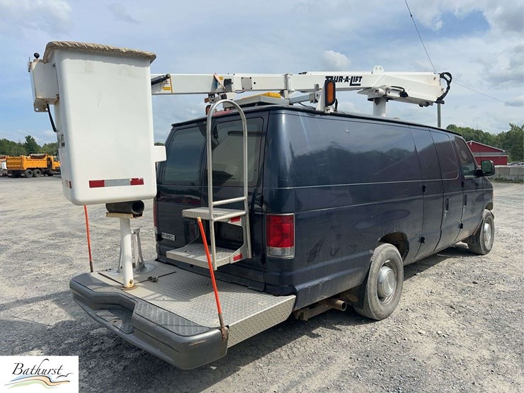 2006-ford-econoline-350-image-5