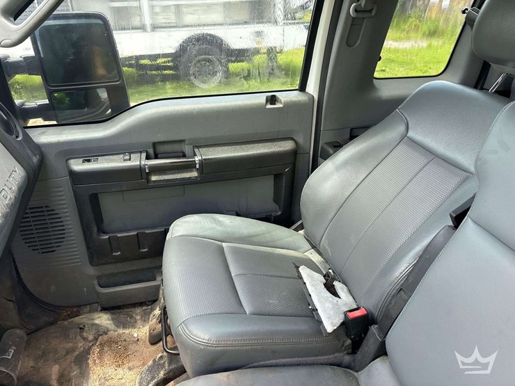2016-ford-f550-image-21