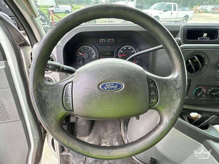 2012-ford-cargo-image-18