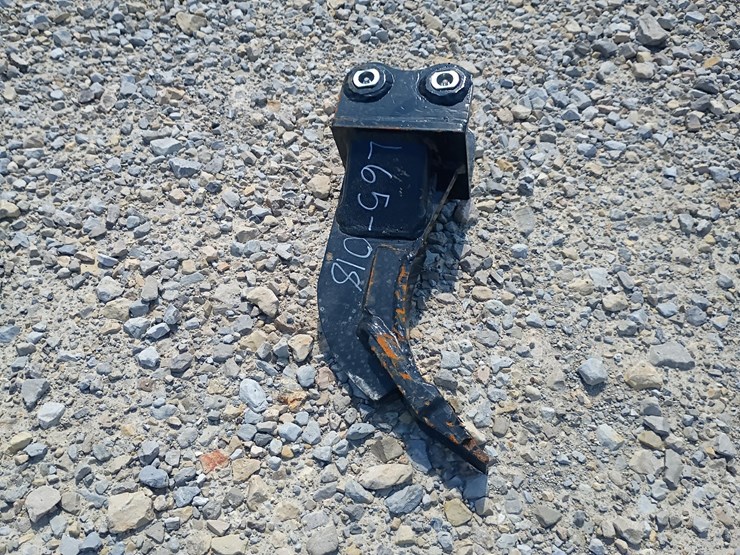 #l65-018-•-ireas-ripper-mini-excavator-attachment-image-2
