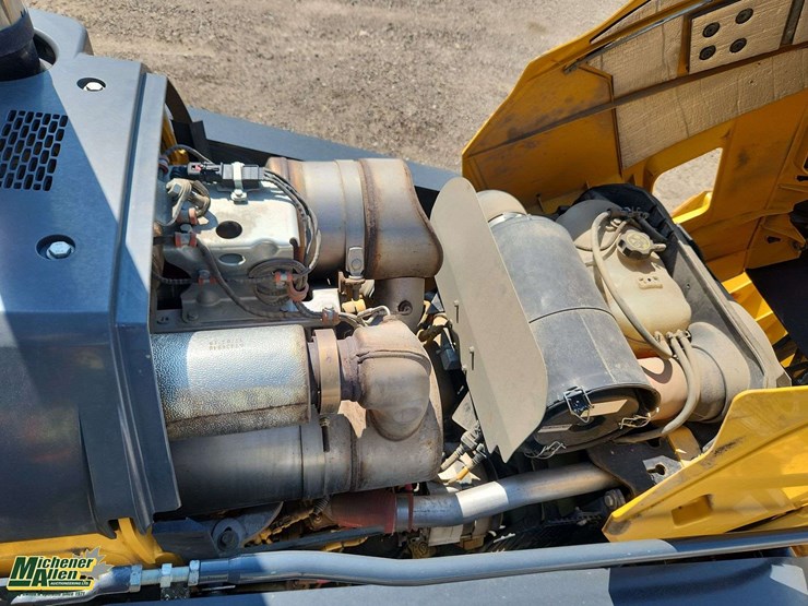 deere-410l-image-36