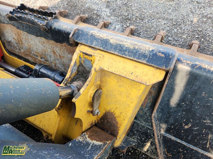 2024-deere-325g-image-45