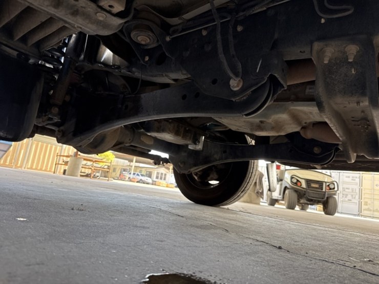 2015-ford-f550-image-34