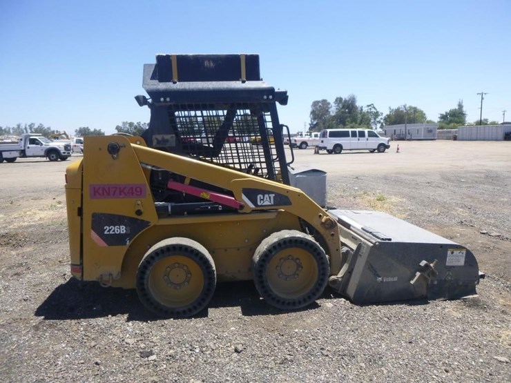 2012-caterpillar-226b3-image-7