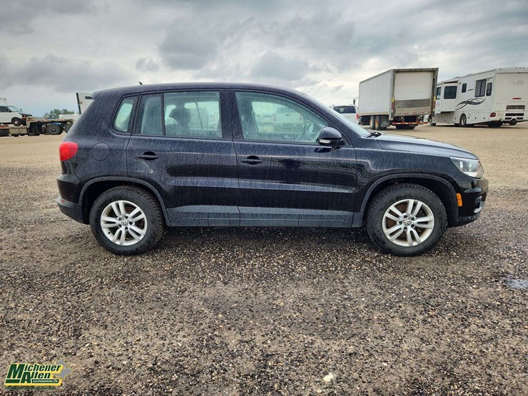 2012-volkswagen-tiguan-image-18