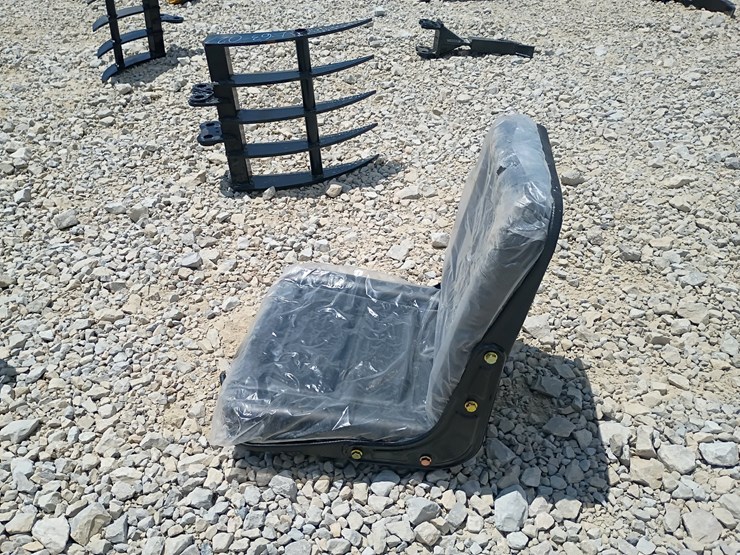 #l63-024-•-mini-equipment-seat-image-2
