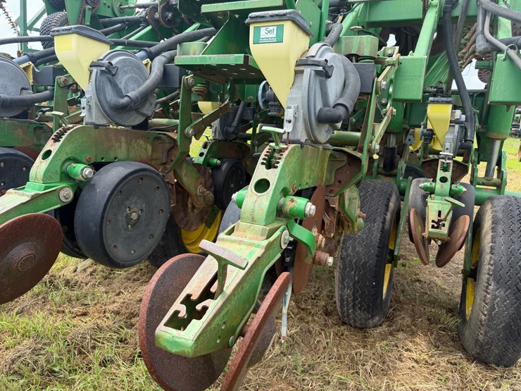 john-deere-1790-image-33