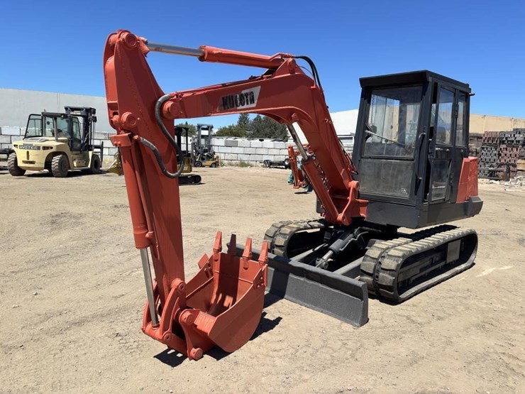 kubota-kh130-image-1