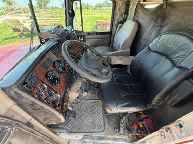 2005-kenworth-t800-image-24