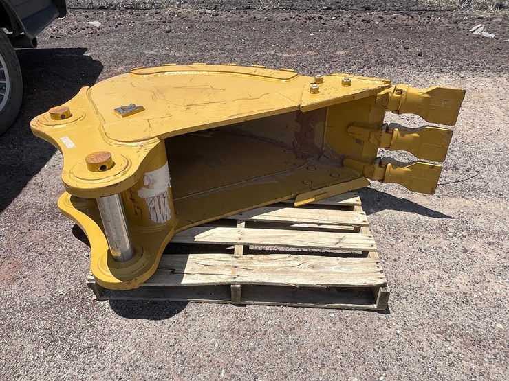 #2204-•-excavator-bucket-image-12