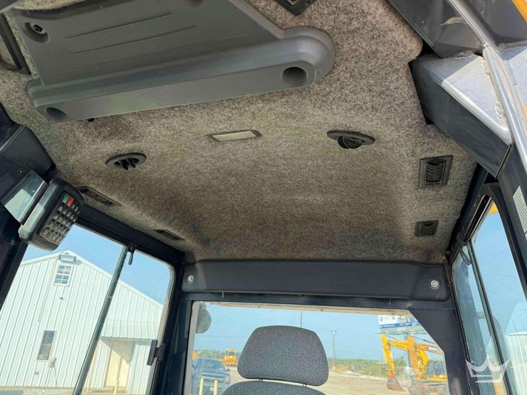 2020-deere-700k-xlt-image-87