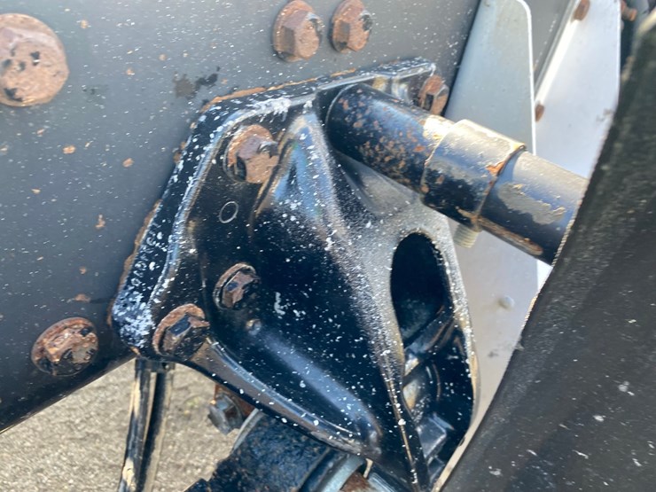 2018-kenworth-t440-image-22