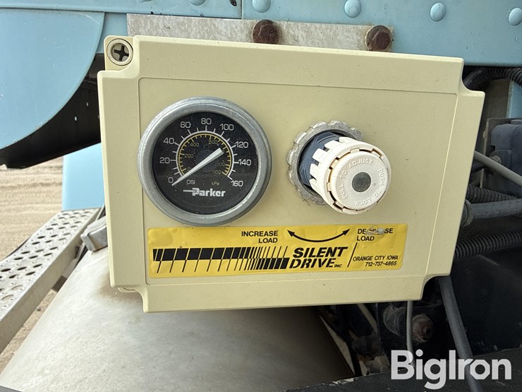 2000-freightliner-fld120sd-tri/a-day-cab-truck-tractor-w/wet-kit-image-17