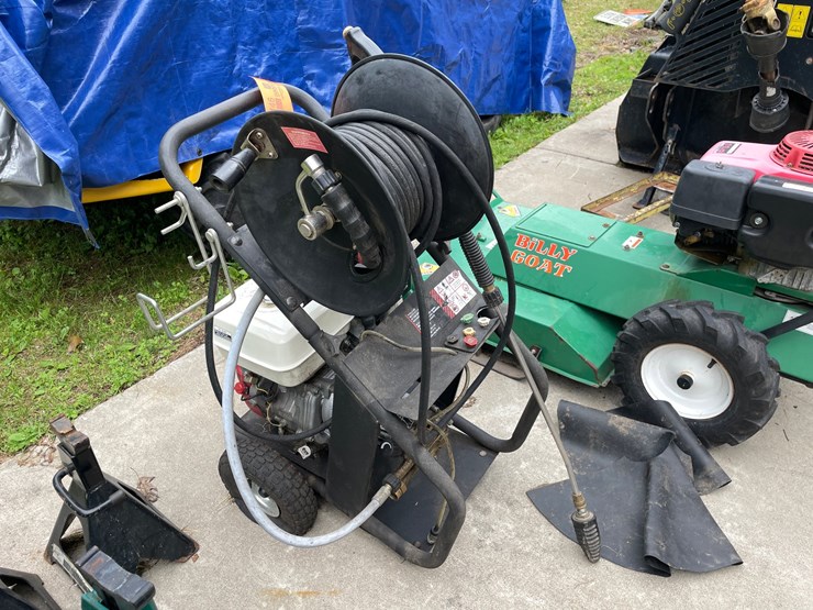 #6146-•-pressure-washer-image-1