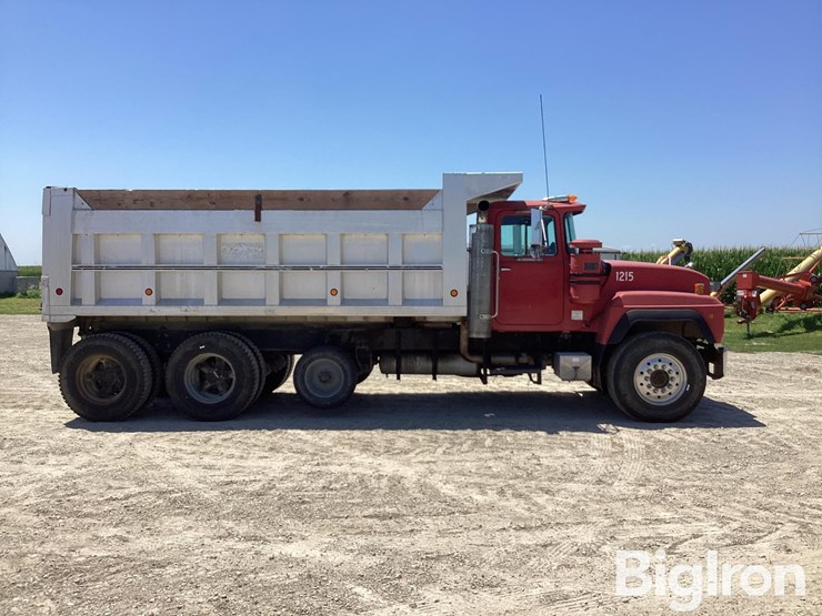 1992-mack-rd690s-image-4