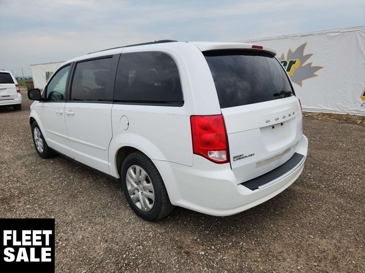 2016-dodge-grand-caravan-image-3