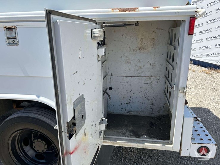 2008-ford-f550-image-21