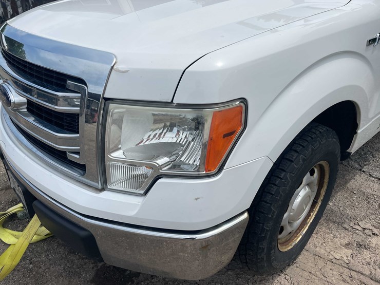 2014-ford-f150-xl-image-10