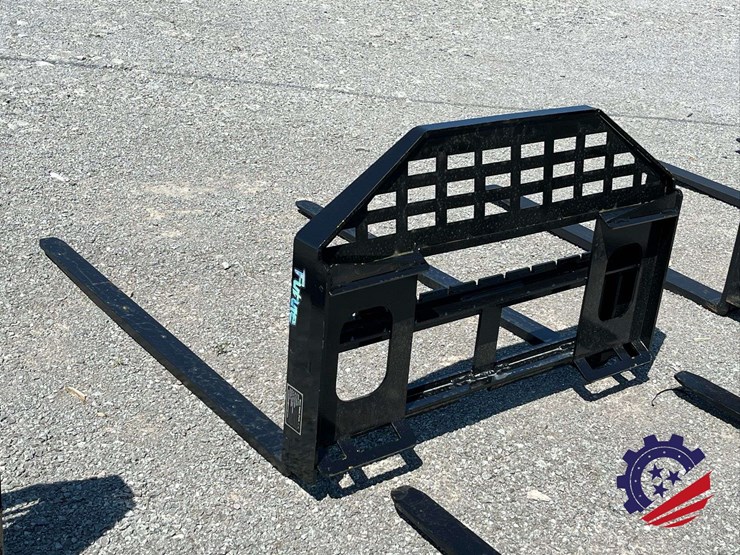 unused-2026-future-ft-dhc-skid-steer-forks---[skid-steer-attachments]-attachment-image-3