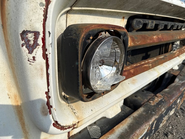 1965-chevrolet-50-image-18