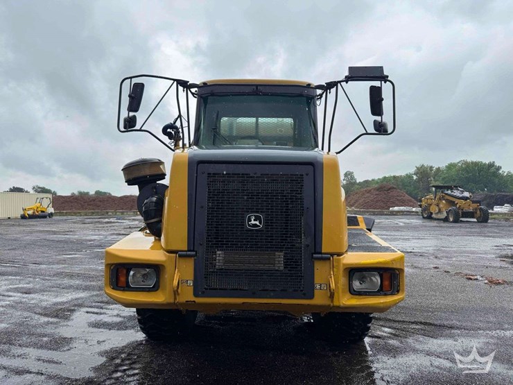 2013-deere-250d-image-2
