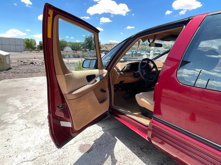 #2100-•-1990-pontiac-transport-van-se,-title-in-delay-image-25