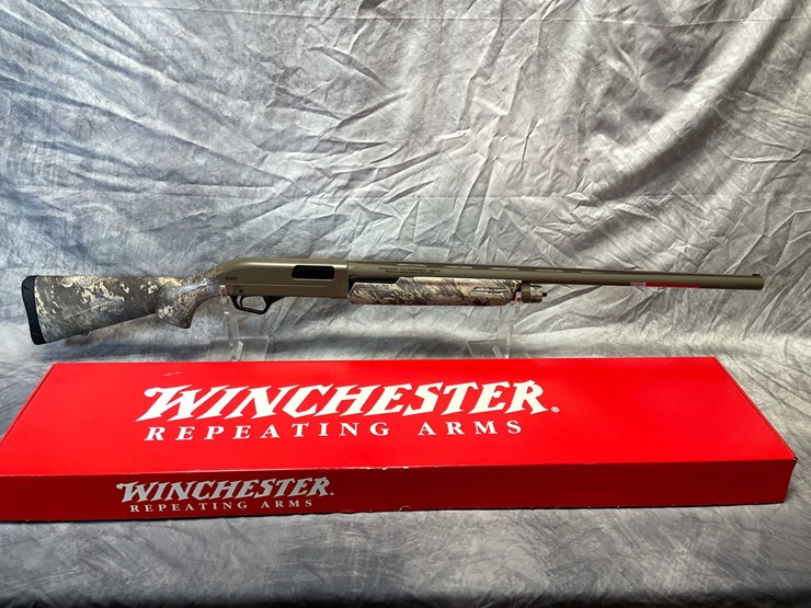 #10658-•-winchester-sxp-hybrid-hunter,-12-ga.-pump-action-shotgun,-sn:-tr6024-002161sp-image-1
