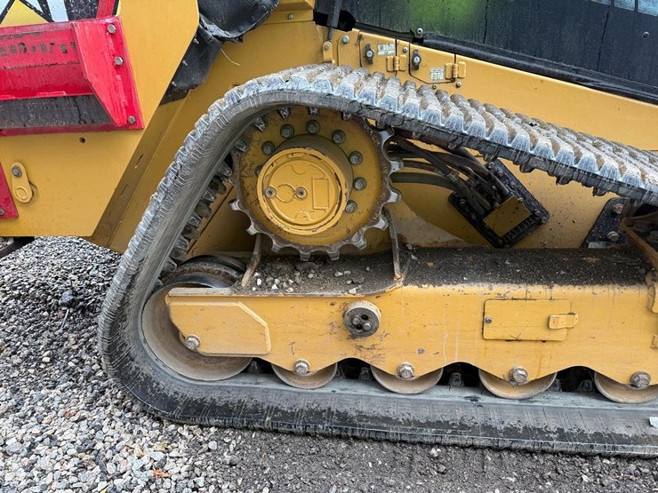 2020-caterpillar-299d3-image-13