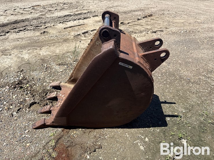 backhoe-bucket-image-8