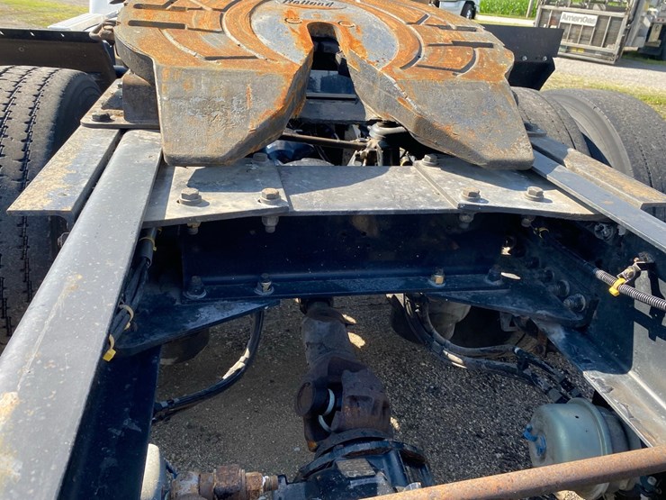 2018-kenworth-t440-image-32