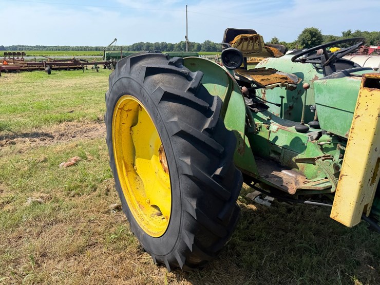 1972-john-deere-820-image-12