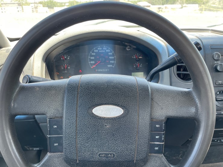 2004-ford-f150-image-47