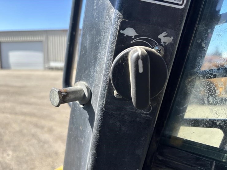 2018-yanmar-s220r-image-31