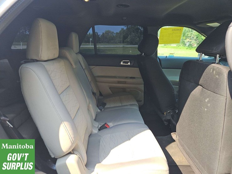 2013-ford-explorer-image-24