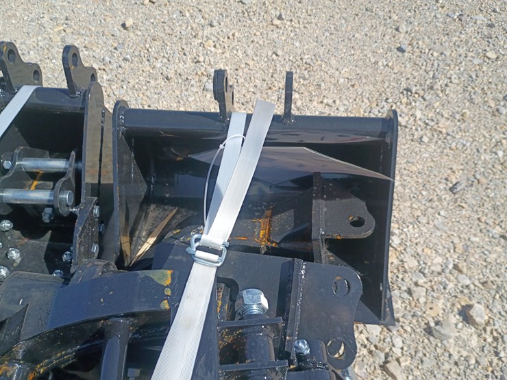 #l66-019-•-agt-mini-excavator-attachment-set-image-11