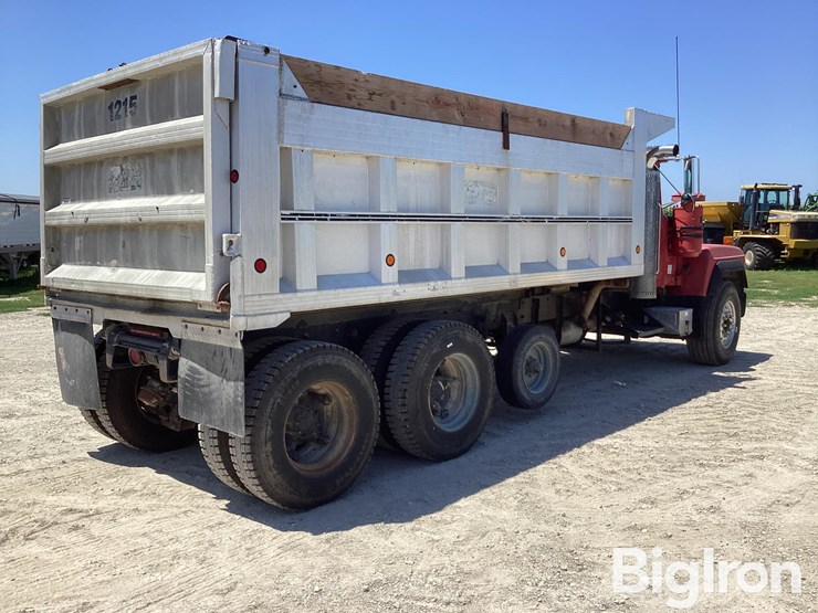 1992-mack-rd690s-image-5