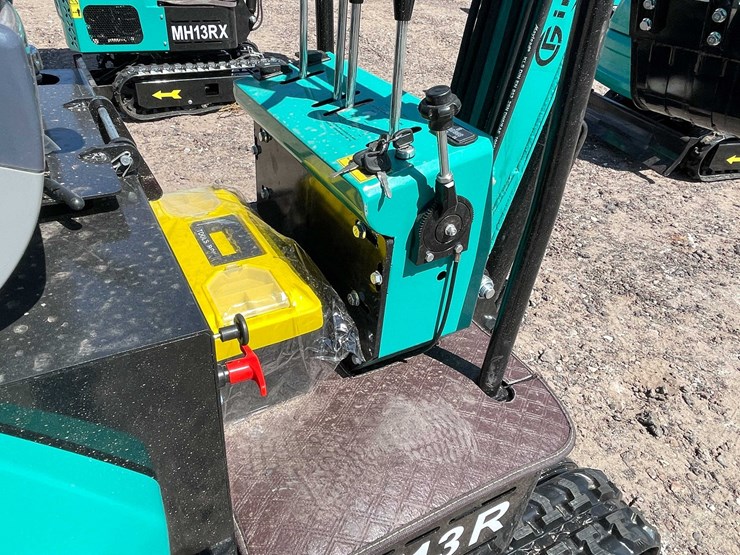#2457-•-2026-cfg-kt13r-mini-excavator-image-29