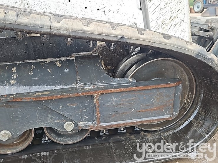 2023-bobcat-t740-image-10