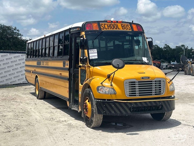 2016-freightliner-b2-image-2