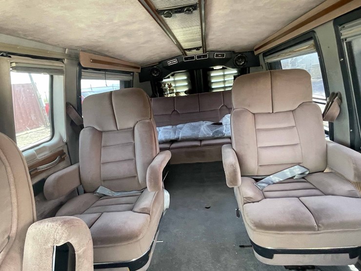 1988-chevrolet-g20-image-35