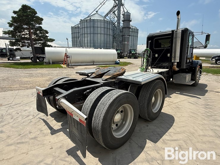 1999-freightliner-fld120-image-5
