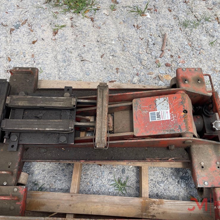 TRANSMISSION JACK