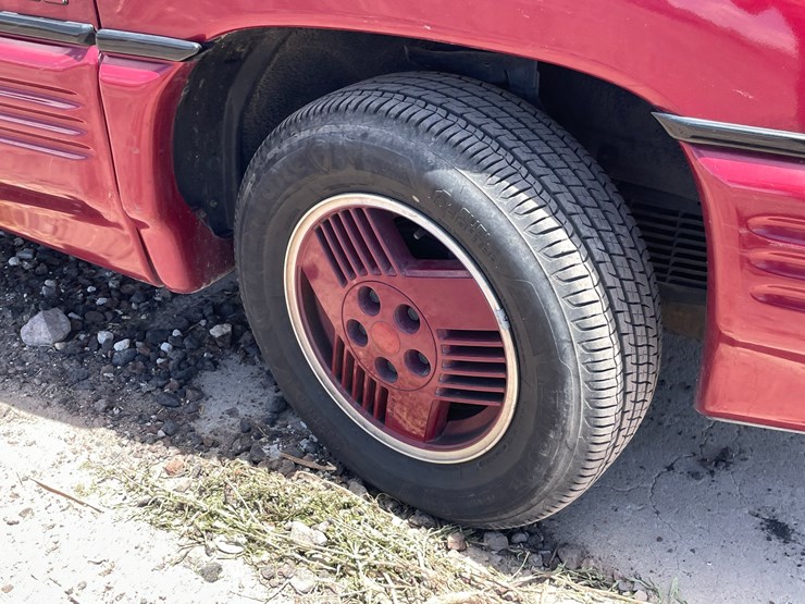 #2100-•-1990-pontiac-transport-van-se,-title-in-delay-image-93