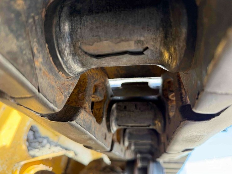 2020-deere-700k-xlt-image-75