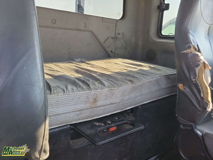international-durastar-4400-image-35