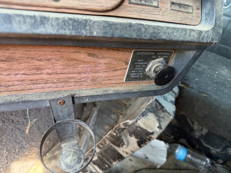 #52620-•-1990-whitegmc-wia-areo-series-sleeper-t/a-truck-tractor-4v1wdbjf3ln629984-inv#52620-image-88