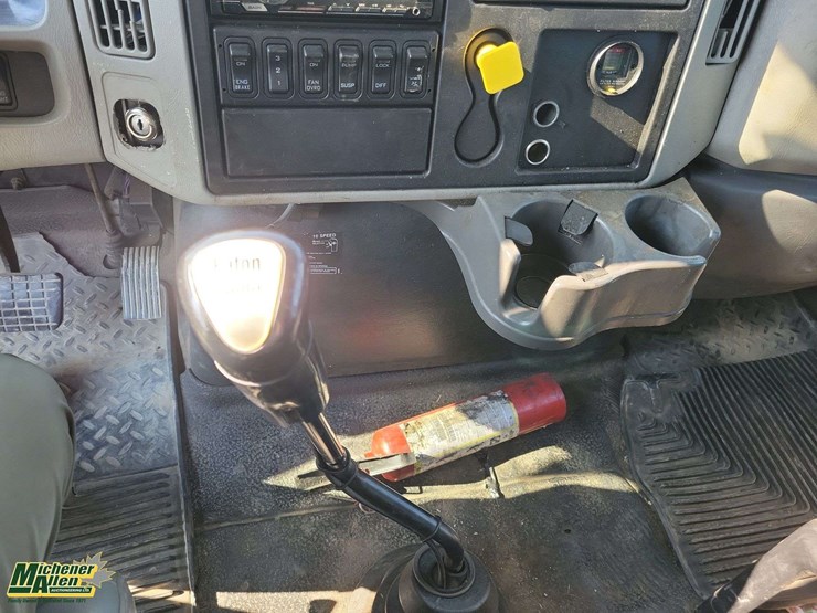 international-durastar-4400-image-21
