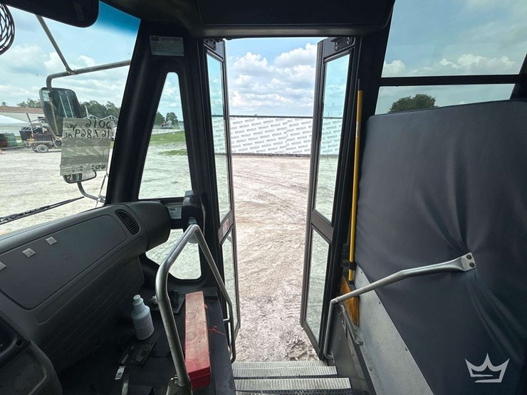 2016-freightliner-b2-image-13
