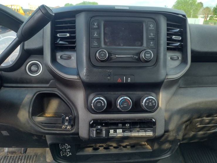 19-ram-5500-service-truck^title^-(qea-4698)-image-10