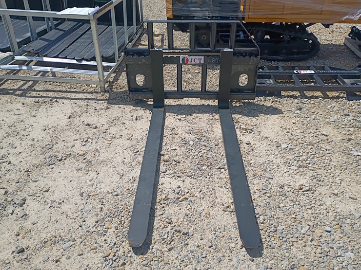 #l64-093-•-jct-pallet-fork-skid-steer-attachment-image-1